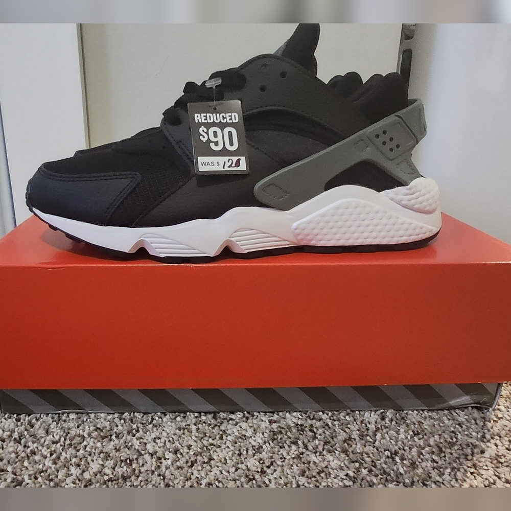 NWT Men's Nike Air Huarache